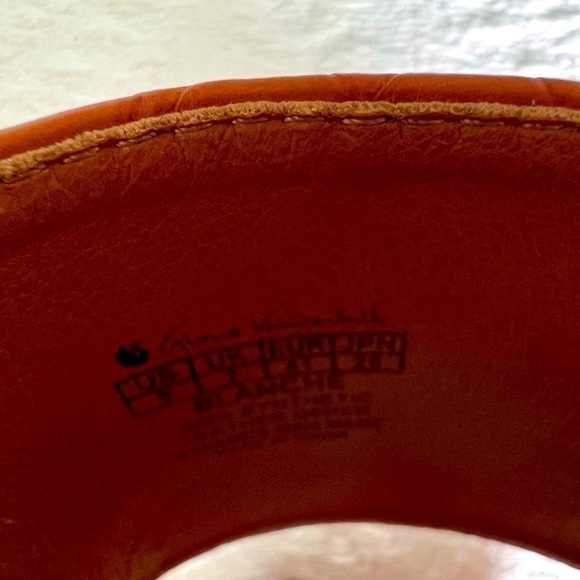 Gloria Vanderbilt: New Brown Leather Upper Wide Band, Sandals. Size 9 - Picture 8 of 8